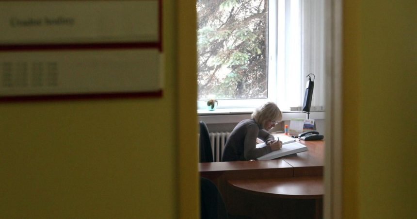 v okresnych mestach bratislavskeho kraja budu urady 8 maja zatvorene