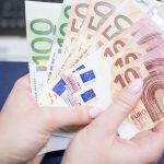 zisky minuly rok klesli druhykrat po sebe mzdy vsak rastli rychlejsie ako inflacia