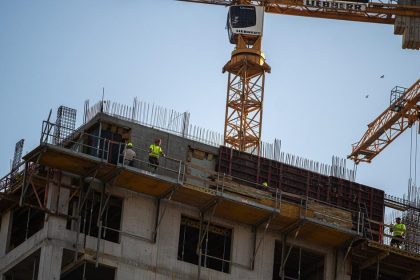 Do vystavby statnych najomnych bytov sa angazoval dalsi investor