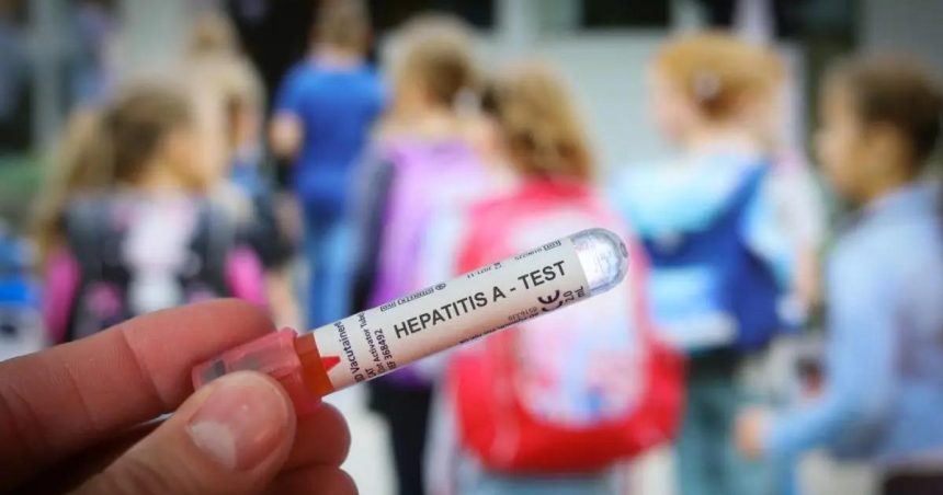 Hygienici zaznamenali v okrese Roznava tri nove ohniska virovej hepatitidy typu A