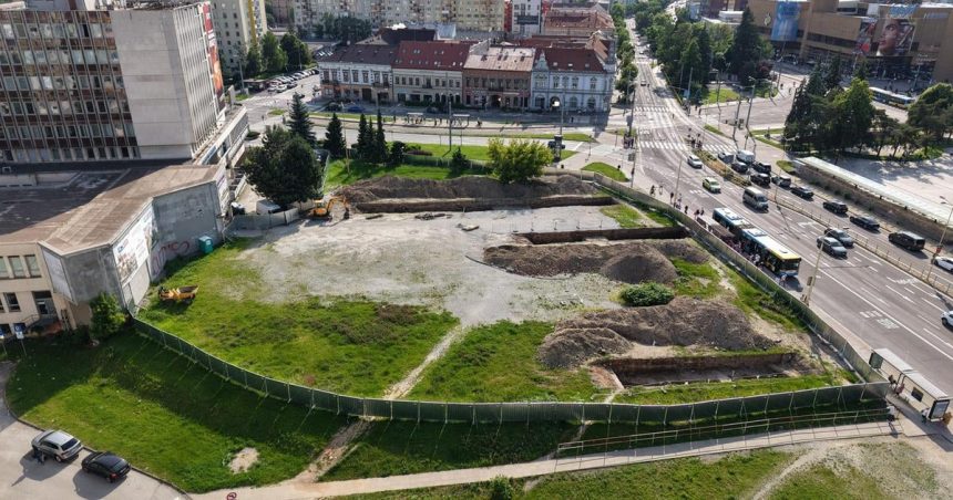 Investor potrebuje pozemky na dalsie prace Malo to byt formalita ale komplikuje sa to
