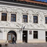 Lekara ktory sa zaoberal obchodovanim s drogami odsudili na sedem rokov odvolaci sud to zmenil na podmienecny trest Opa pracuje v nemocnici