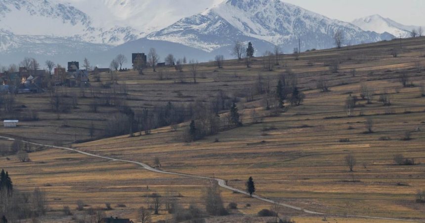 Na polskiej strane Tatier sa zvysila vystraha pred lavinami