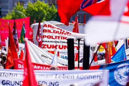 Najprv nasa praca az potom vase zisky Na prvomajovch protestoch v Nemecku sa zucastnili tisice ludi