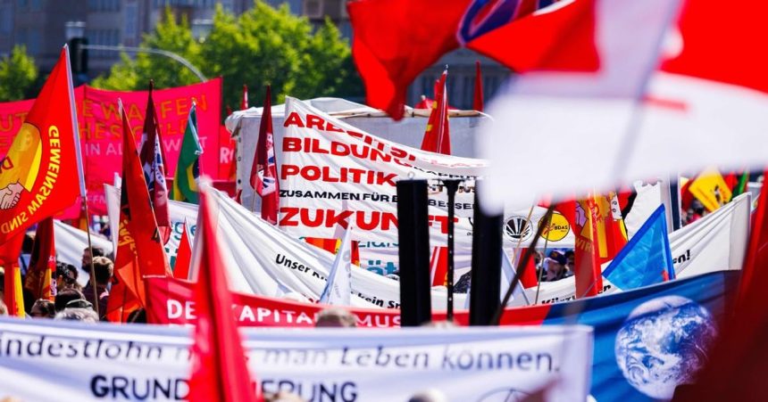 Najprv nasa praca az potom vase zisky Na prvomajovch protestoch v Nemecku sa zucastnili tisice ludi
