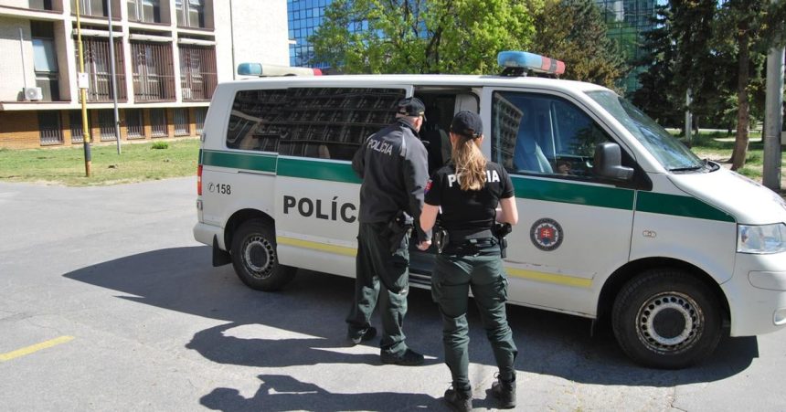Obvinili ho z drog bosy usiel pred policiou Nakoniec skoncil vo vazbe