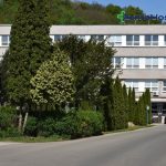 Pacient zautocil na zdravotnikov tri sestry zranil chceli mu zabranit odis z nemocnice