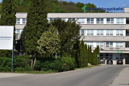 Pacient zautocil na zdravotnikov tri sestry zranil chceli mu zabranit odis z nemocnice