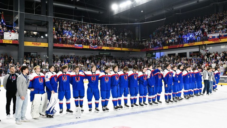 Poblaznili Slovensko hrali vo finale Kto su strieborn medailisti na MS v hokeji U18