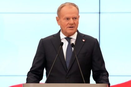Polsko ma podla premiera Tuska ako jedine v Evrope povolenie servisovat motory tankov Abrams