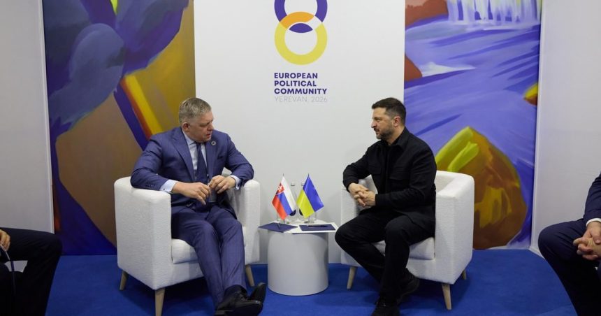 Premier Fico rokoval v Jerevane so Zelenskym v sobotu sa stretne s Putinom v Moskve
