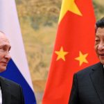 Putin na strane Trumpa v Pekingu hlada riesenie pre chradnuce rusku ekonomiku