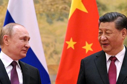 Putin na strane Trumpa v Pekingu hlada riesenie pre chradnuce rusku ekonomiku