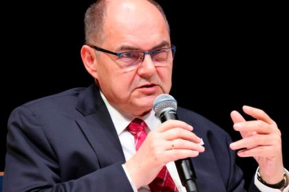 Schmidt sa vzda funkcie vysokeho predstavitela OSN pre Bosnu a Hercegovinu
