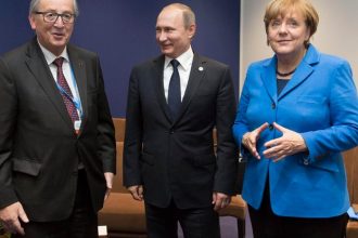 Schroder nevysiel ale co takto Angela Merkel Europa tapana kto bude jej vyjednavacom s Ruskom
