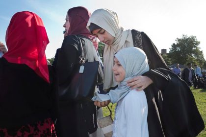 Sefredaktor iranskej tlacovej agentury vysvetloval fotografie zeny bez hidzabu