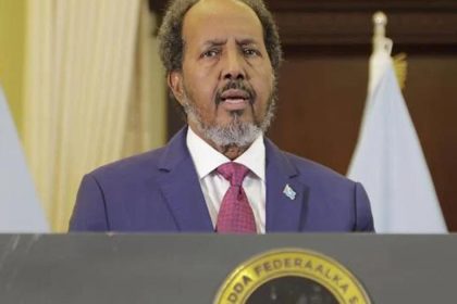 Somalska vlada vyhlasila prechodne obdolie opozicia varuje pred konfliktom