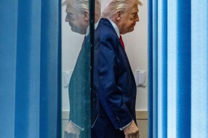 Trump na burze zaraba aj vdaka svojim statusom Pred zakonom ho chrani vynimka