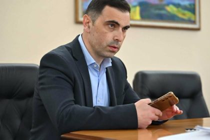 Ukrajinsky novinar Rusko testuje hranice NATO Slovensko sa musi pripravit na mozny utok dronmi