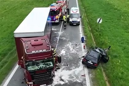 V okrese Svidnik sa zrazilo osobne auto s nakladnym autom Zranili sa tri osoby