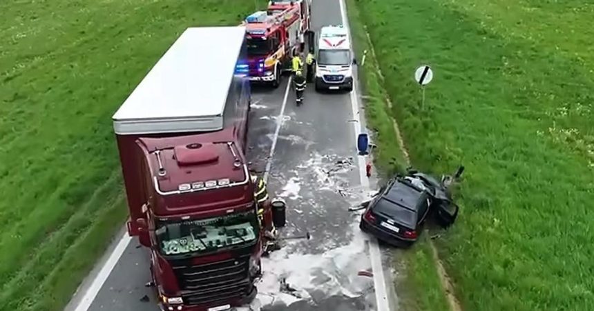 V okrese Svidnik sa zrazilo osobne auto s nakladnym autom Zranili sa tri osoby