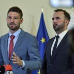 Vlada nevie setrit na sebe preto sikanuje malych podnikatelov tvrdi opozicia