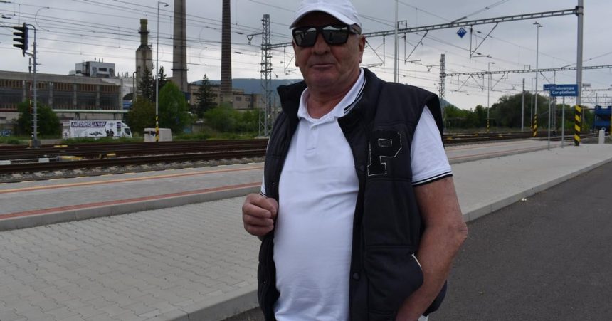 Vo vlaku do Prahy ho dostipali plostice Dopravca pre istotu stiahol vozn z prevadzky