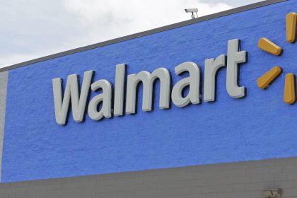 Zisk americkeho retazca Walmart v prvom kvartali uctovneho roka vzrastol