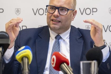 ombudsman napadne novelu o kosiciach na ustavnom sude a ziada aj pozastavenie ucinnosti pred volbami