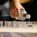 v rusku sa od januara zvysila spotreba dan z alkoholu vodka vyrazne zdrazela