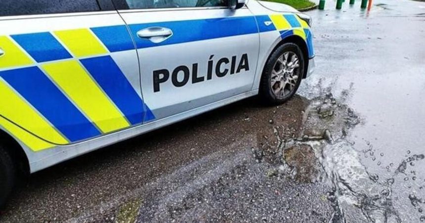 zosuv casti cesty obmedzil dopravu medzi novakmi a nitrianskymi sucanmi vodici sa musia pripravit na zdrzanie