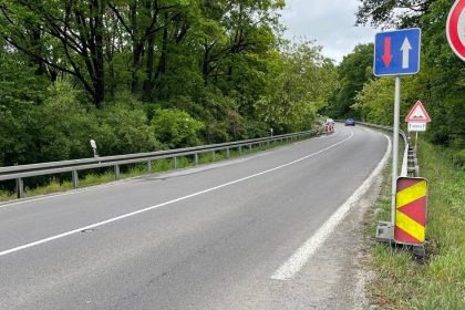 zosuv na ceste pri novakoch opravi pripravuju rekonstrukciu prace si vyzadavaju obmedzenia dopravy