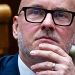 Co zaznelo v diskusiach Grohling vyzval prezidenta aby nevymenoval Radacovskeho ani Kmeca na velvyslanske pozicie
