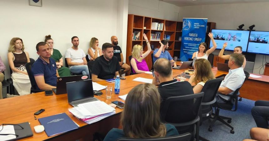 Drahy nabytok protezovanie a reality sou v kancelarii na UPJS prebieha intenzivny boj o stolicku dekana