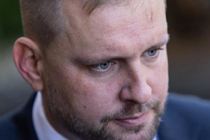 Jediny darca kvri moze pomoct az trom osobam uviedol minister zdravotnictva Sasko