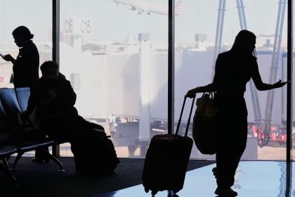 Kontroly na letisku suvisiace so slintackou a krivackou sa koncia