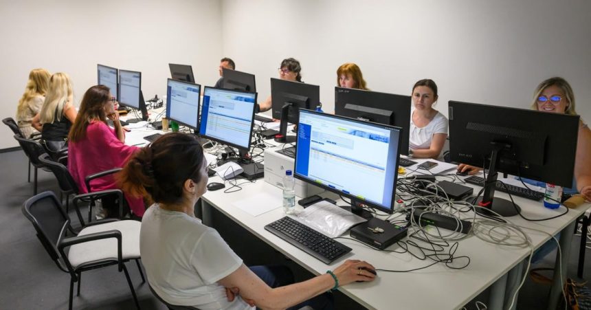 Na referende sa moze zucastnit viac ako 433 miliona volicov