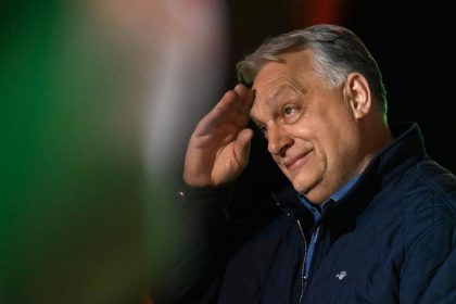 Orban je pragmatik casto konal v sulad e so zaujmami Ruska tvrdi Kremel