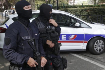 Policajt v Kalifornii postrelil kolegu pocas nevhodneho zartovania so zbranou