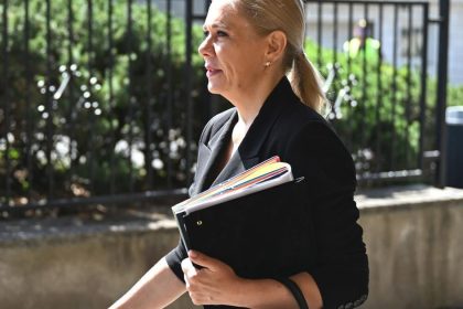 Prorastove opatrenia usetriam firman len 11 milionov Prilis malo Prilis neskoro hovori analytik