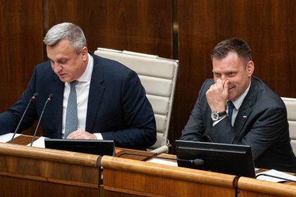 Schodzka o odvolani ministra Tarabu sa na prvy pokus nezacala