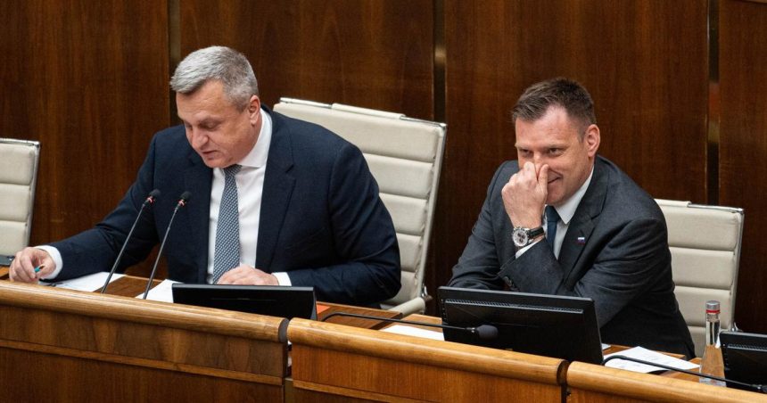 Schodzka o odvolani ministra Tarabu sa na prvy pokus nezacala