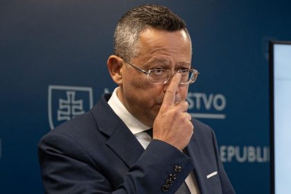 Slovenska ekonomika by mala urychlit rast vyplyva z prognozy ministerstva financii