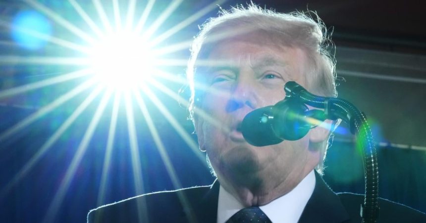 Trump oslavl osemdesiatku s MMA a inflaciou Jeho nepopularita znepokojila aj republikanov