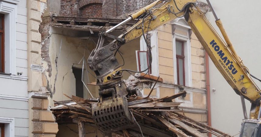 Vydali prvu pokutu za zburanie mestianskeho domu v Trencine Je na hornej hranici