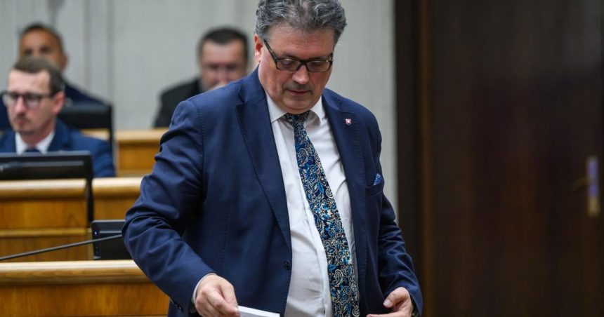 opozicia kritizuje system ePrihlasok hovori o zdlhavom procese a chaose