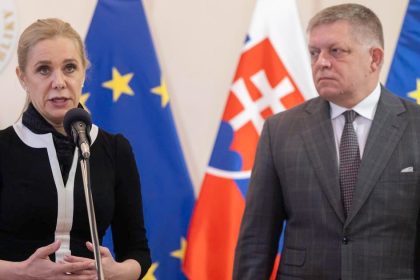 Ak to nestihnete zaplatite miliony Spor o atmku sa vyostruje po Ficovi tlaci na Sakovu aj JESS