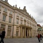 Cast Zakona o Bratislave strati ucinnost Volebne obvody sa urcia v pomere k pocetu obyvatelov