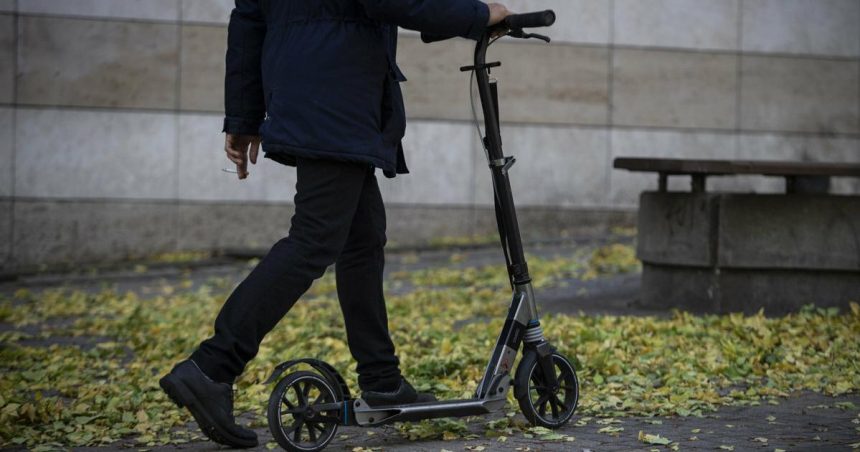 Grecko zakaze jazdu na elektrickych kolobezkach osobam mladsim ako 17 rokov