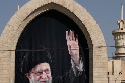 Iran pohrebava zabiteho vodcu procesie budu trvat sest dni